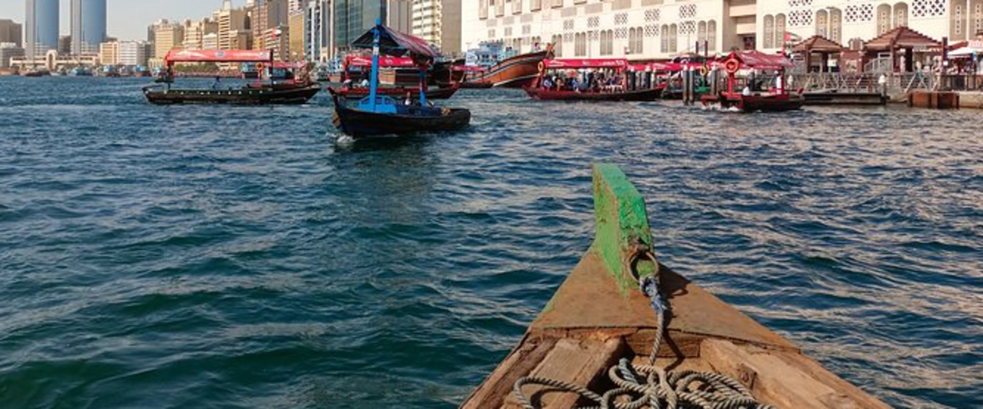 Arabo nella vita di un residente italiano a Dubai: quando serve nella quotidianità