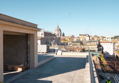 Perché i parapetti permanenti riducono il rischio di errore umano nei cantieri
